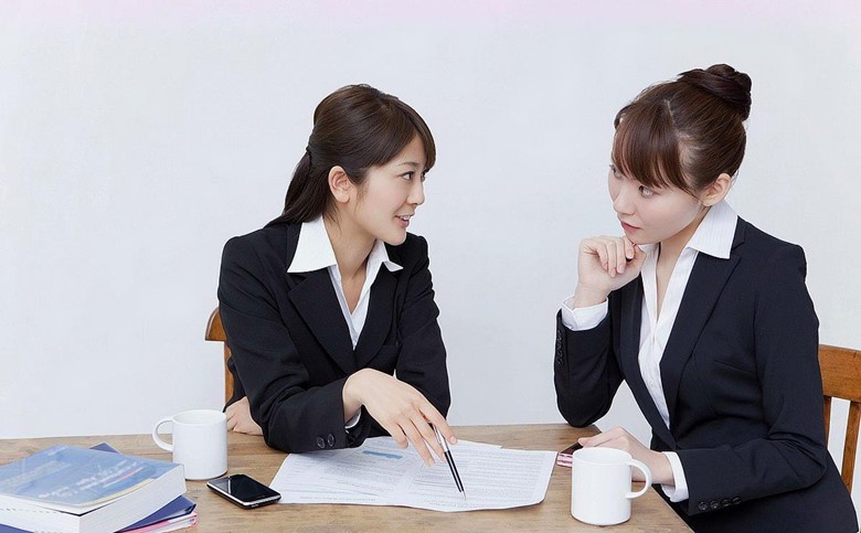 职场新人如何科学提问,才不会让老员工烦你?tb5hj2snkv