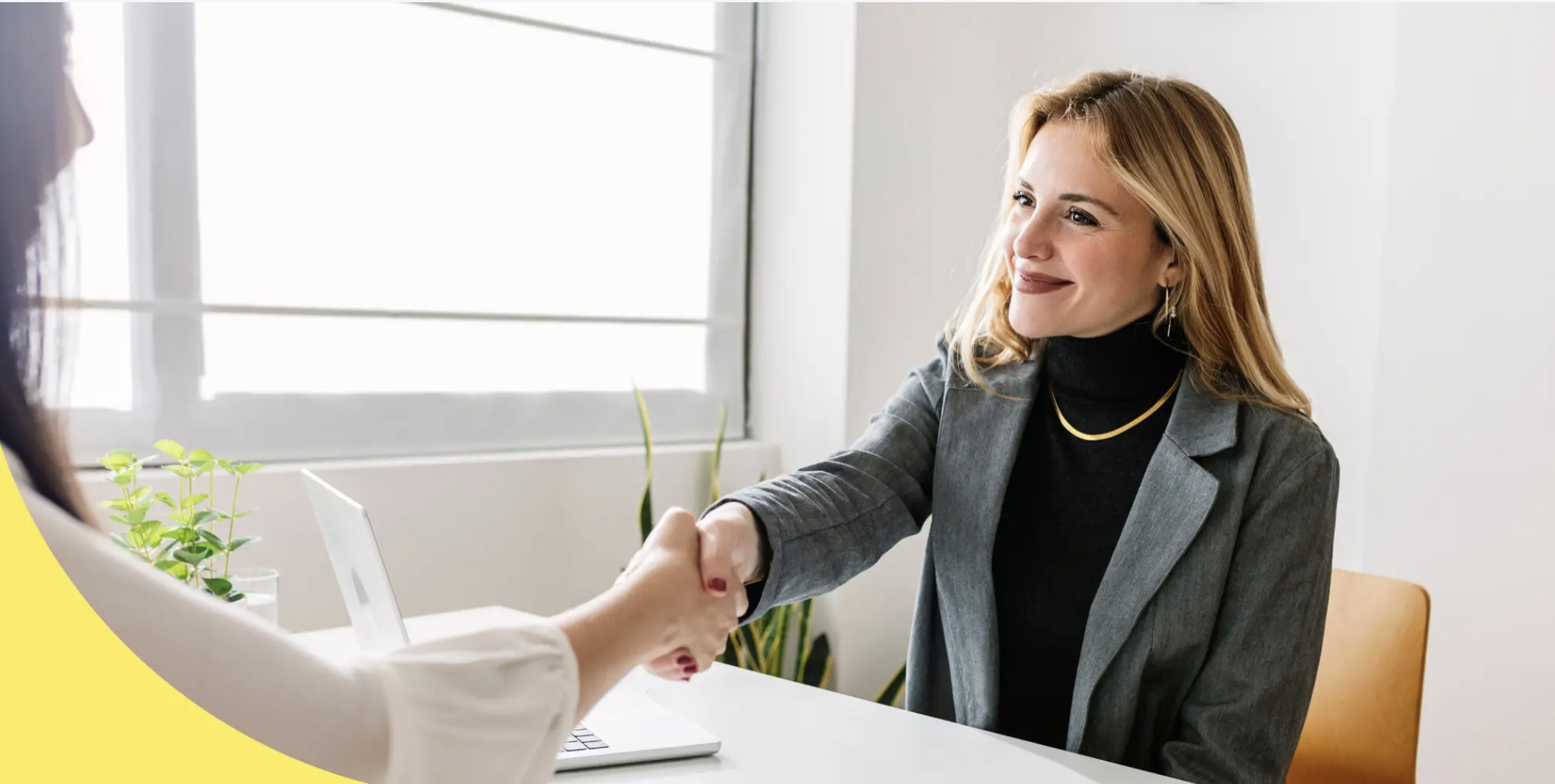 What the Interviewer’s Attitude Really Tells Youynsf9j18j7